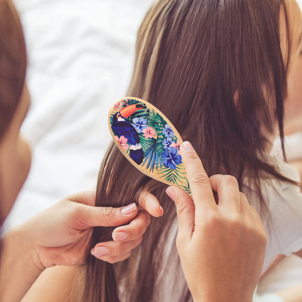 air cushion wooden small hairbrush in use