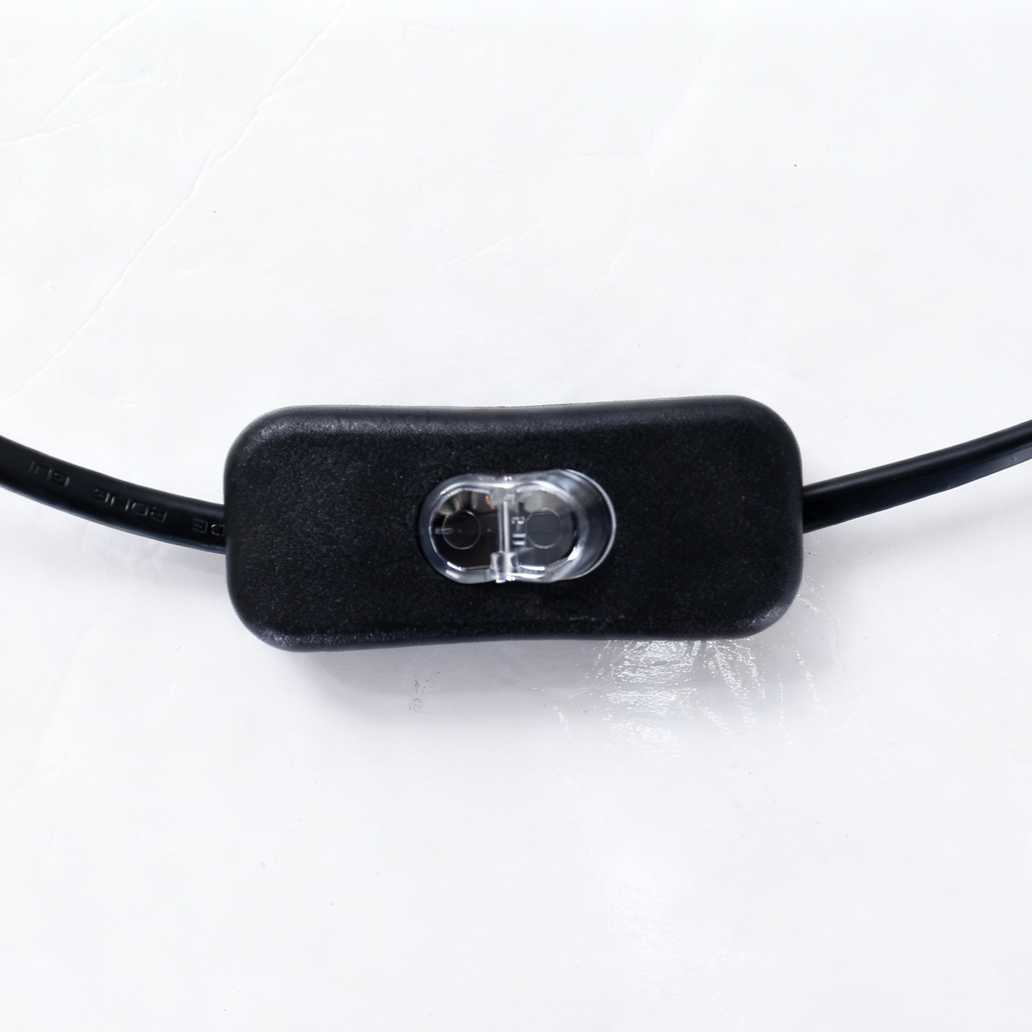 BeautéSync® LED Magnifying Lamp clamp switch detail for cold and warm lighting modes