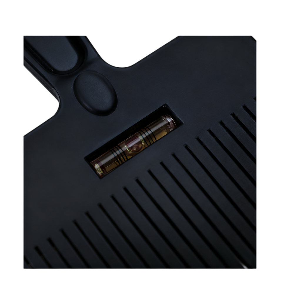 BeautéSync® Flat Top Hair Cut Comb detail close-up of built-in level guide edge for precise clipper alignment
